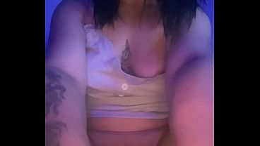 Chloe Amour Makes her Pussy Wet Playing with her Favorite New Toy