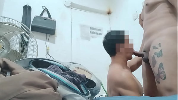 This faggot can't get the cum out of the deepes...