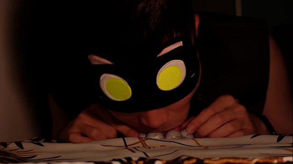 Download Video - Boy's throat gets knotted by werewolf dildo