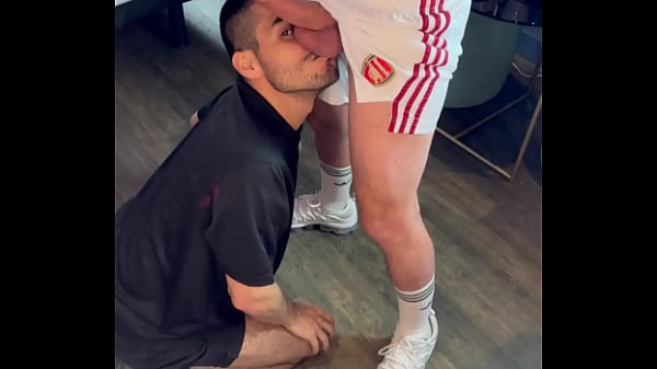 Download Video - Sexy French daddy fucks me in his hotel room&period; PART 1