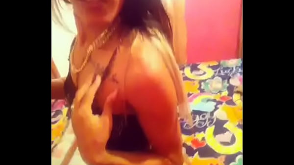Frida Rubi Hilton SHOWING HER CURVES