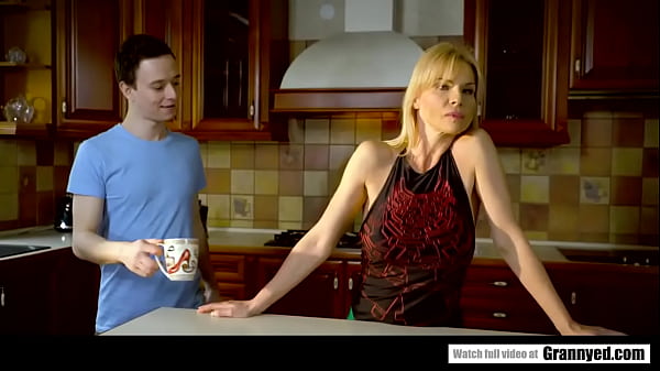 Nadya Basinger, Mature Aux Gros Seins, Se Fait Ramoner
