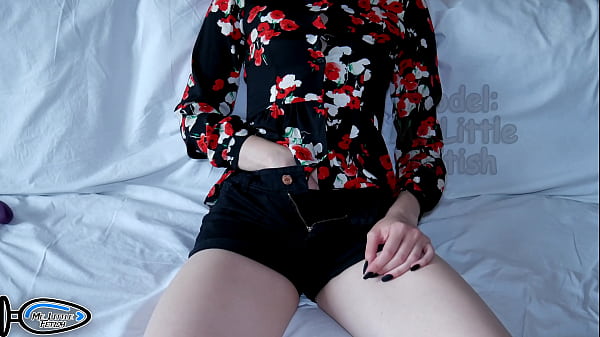 Stepsister Without Bra Under Her Blouse Shows How Girls Learn An Orgasm From A Vibrator In Her Pussy