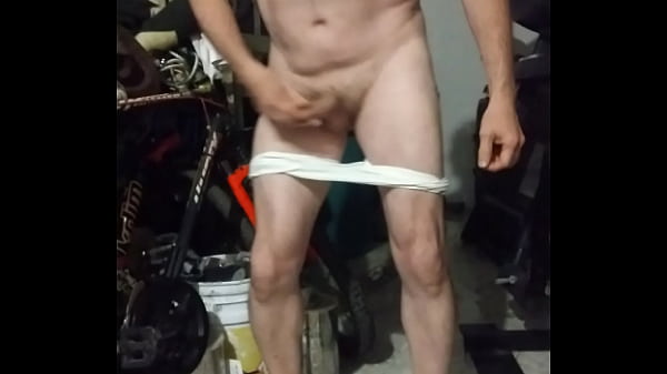 Download Video - Baile sexy con boxer y calcetines blancos&comma; haciendo striptease&period;