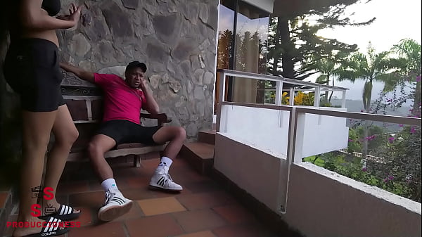 Download Video - QUE VERGA TAN GRANDE LA DE MI PADRASTRO A LA LUZ DEL SOL 1 PARTE