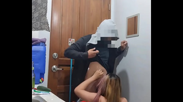 Mommy, another pizza delivery guy didn't expect me to offer my pussy instead of paying - Pinay Lovers PhMommy, another pizza delivery guy didn't expect me to offer my pussy instead of paying - Pinay Lovers Ph