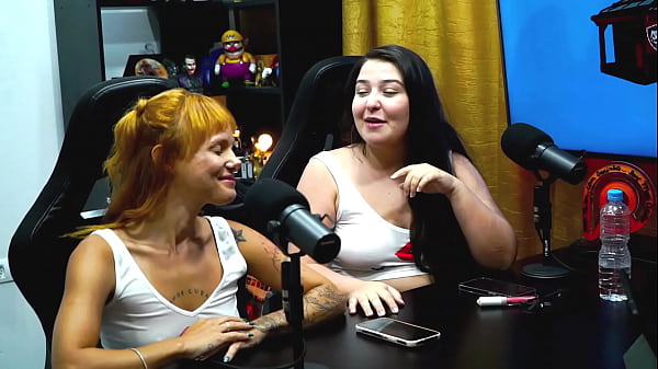 Flora Vip was so comfortable on the Podcast that she took her breasts out and Ruan showed her his dick! - Podcast Pápum no Barraco!