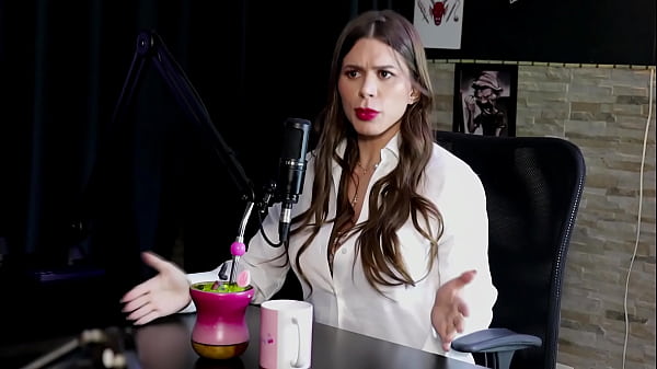 He likes to teach people how to have quality, he had to explain the money coming in to his consultant, and when he went to therapy... - Pati Ferraz (WATCH ON: SHEER/RED)