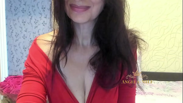 Horny MILF with a hairy cunt and a bouquet of flowers strips and opens her fucking holes for her fans on the couch / Angela-MILF