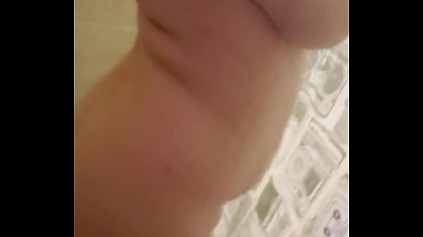 Rubbing fat white pussy and tits in shower