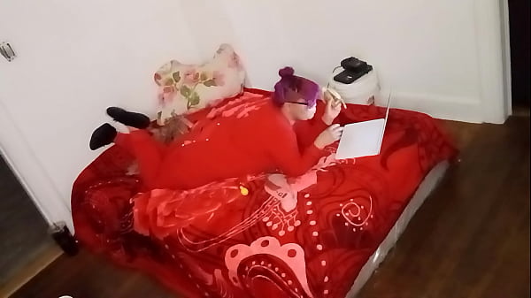 Kamora rose works from home