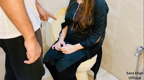 Pakistani step Brother-In-Law Fuck Her Hot Latina Sister-In-Law In The Toilet