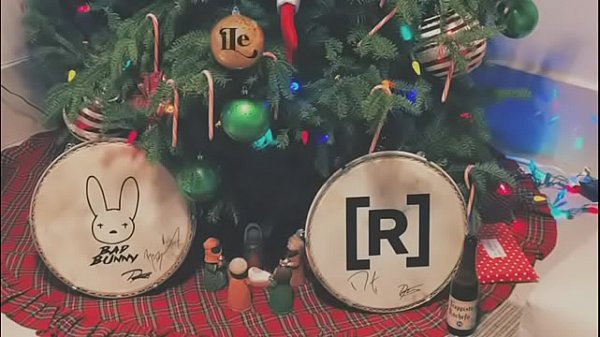 Resident Sharpening The Knives (Calle 13-ile And Bad Bunny Fuck Ricardo Roselló)