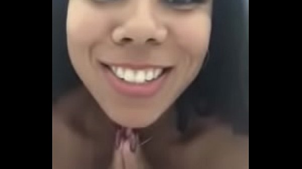 Download Video - Morena palmeirense sai pelada no posto de gasolina&excl;&excl; Que bucetao