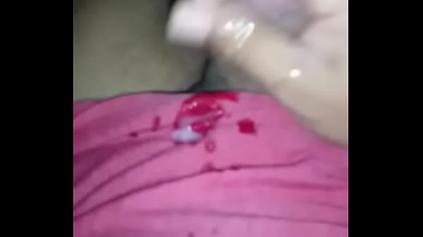 Gozando gostoso Saulo na punheta