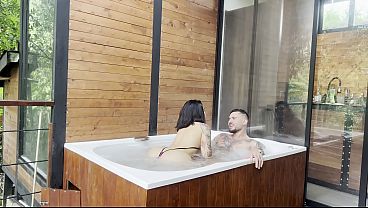 Hot date in the jacuzzi with my hot girlfriend - Sins Oficial