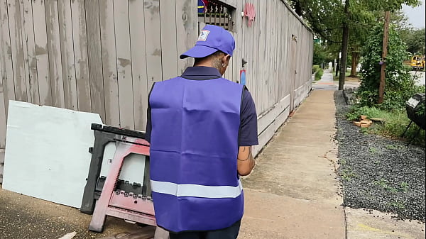 Download Video - Delivery Man Drops Off More Than A Parcel To La La Valentine&excl;