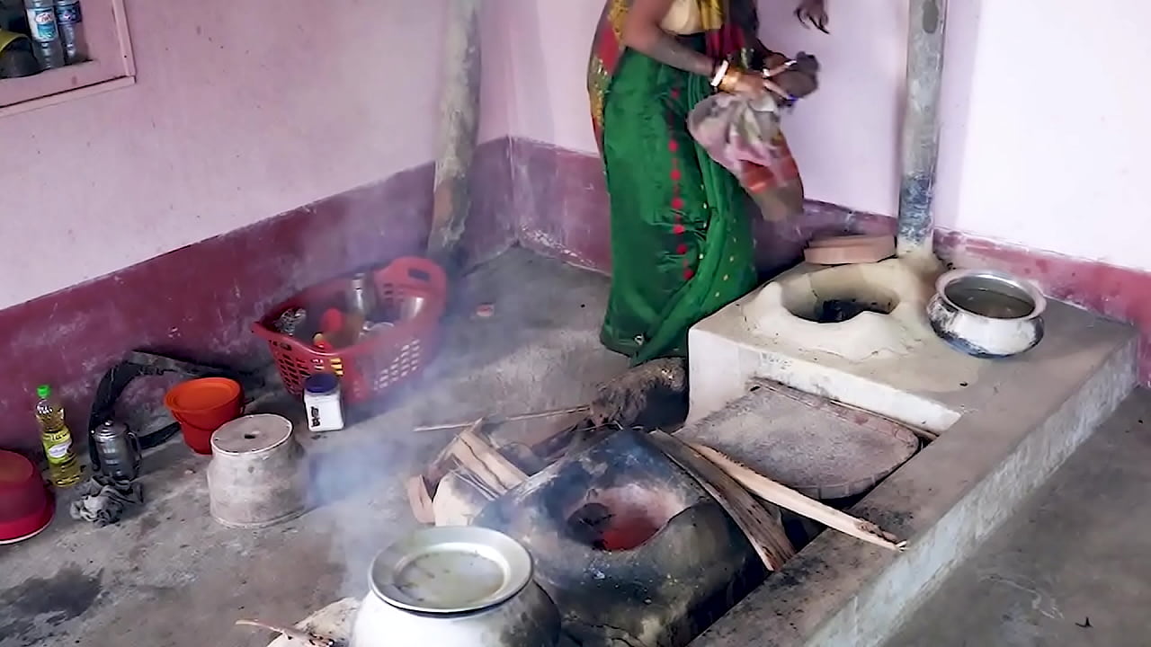 Indian Hot Desi tamil super couple self record hard sex with hot moaning - Wowmoyback - XVIDEOS.COM