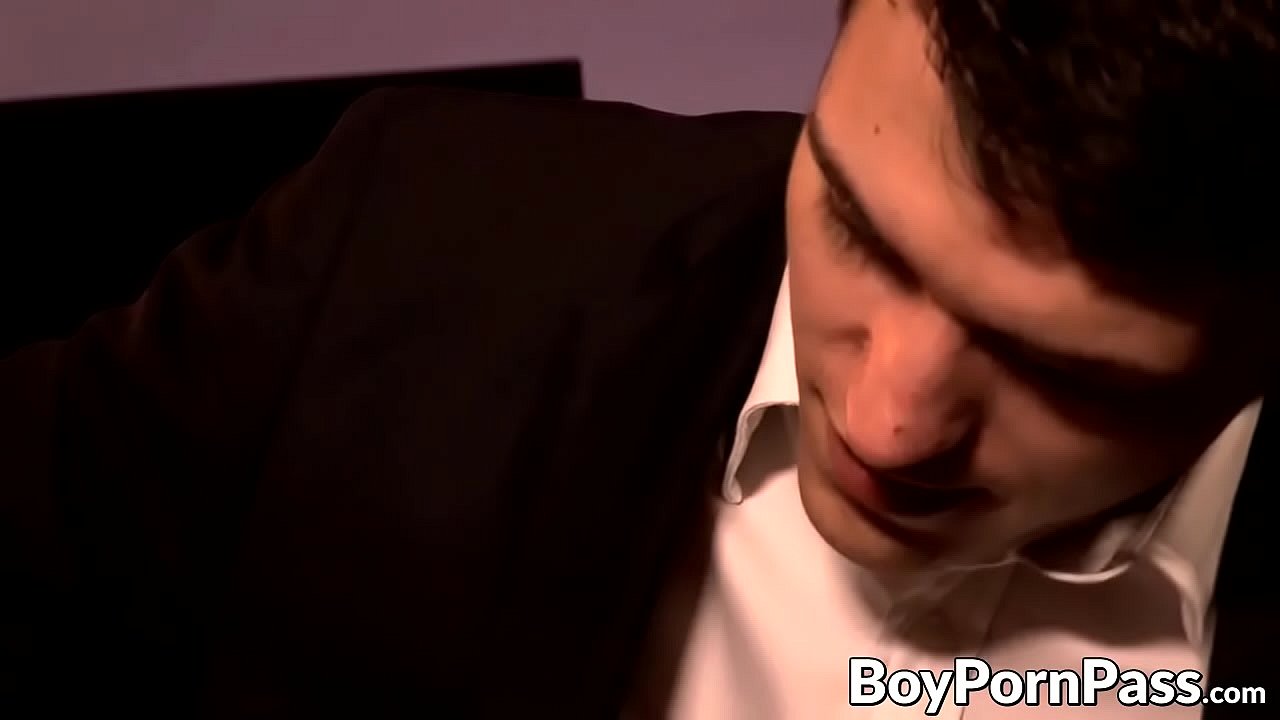 Stud consigue su polla antes de follar el culo de su amante
                    anal cumshot hardcore blowjob gay twink big cock big dick gay sex young men mckensie cross boypornpass lucas davidson muchos negros