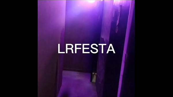 La Petite Pute Mange Toute Ma Bite Et Avale Le Lait. (Confortable Sur Le Reseau)