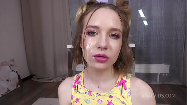 Download Video - Petite 18yo Goldie Small&comma; with Body Weight of Only 37 kilograms asked her Stepdad to Train her Anal Hole VG057