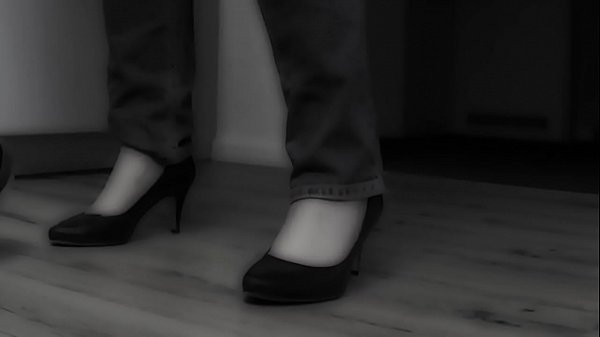 I saw this hottie giving live shows