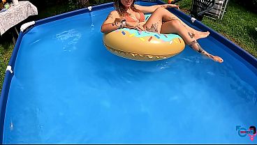 I gave him a deepthroat blowjob ruining his orgasm in the pool after he licked my pussy