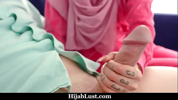 Pervy Guy Gives Muslim Teen More than Just Advice - HijabLust