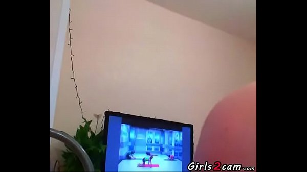 Blonde with glasses shows her ass and body front the webcam