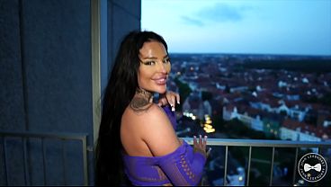 NIGHT TIME BALCONY FUCK SESSION WITH LOLA BONITA
