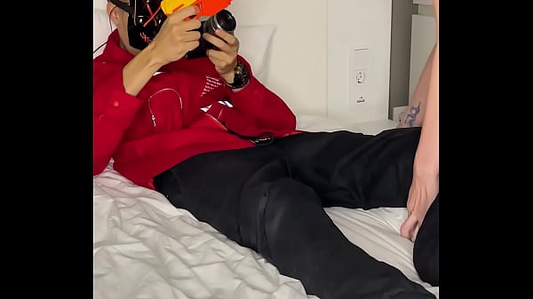 thumb squid game