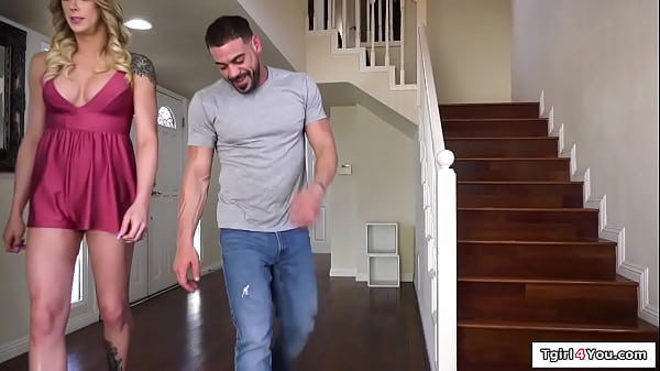 Download Video - Guy has 1st trans sex with Casey Kisses
