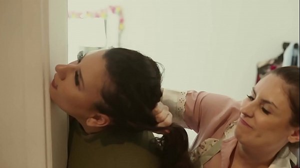 Download Video - A CASA DA PUTARIA - O MARIDO &Eacute; CORNO&comma; A M&Atilde;E &Eacute; SAFADA &comma; E A EMPREGADA FODE TODO MUNDO &vert; EMME WHITE&comma; ALESSANDRA MAIA&comma; AGATHA LUDOVINO&comma; CAPOEIRA&period;