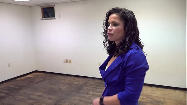 Real estate agent fucked - closing the deal