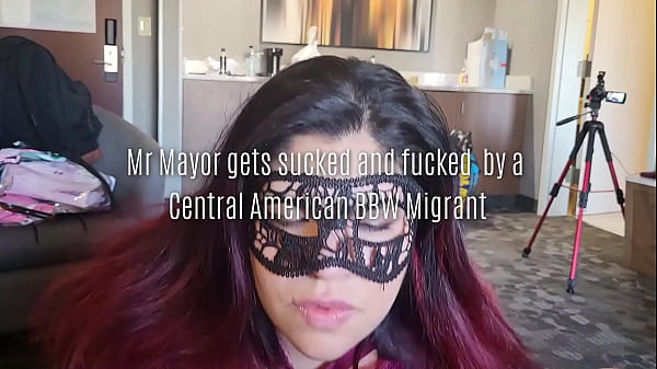 Trailer Mr Mayor es mamado y follado por una migrante BBW de Centroamérica
                   Trailer Mr Mayor es mamado y follado por una migrante BBW de Centroamérica muchos negros