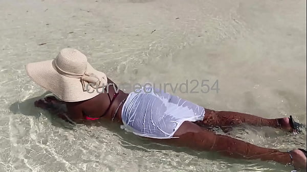 public ass twerking