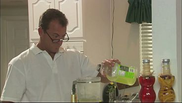 街頭ナンパでミニスカ人妻をゲット！！ - 沢木りりか