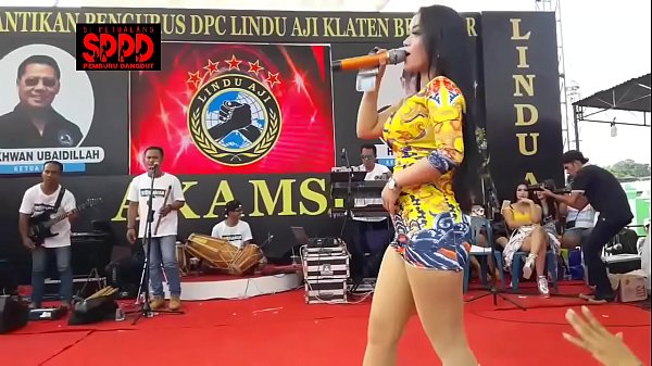 Indonesian Erotic Dance - Pretty Sintya Riske W...