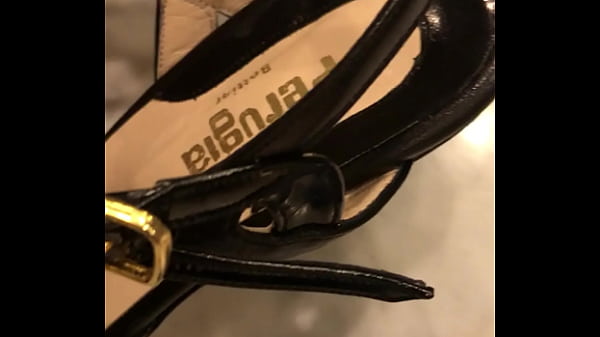 Download Video - Shoes cumshot acabada en los zapatos de mi suega