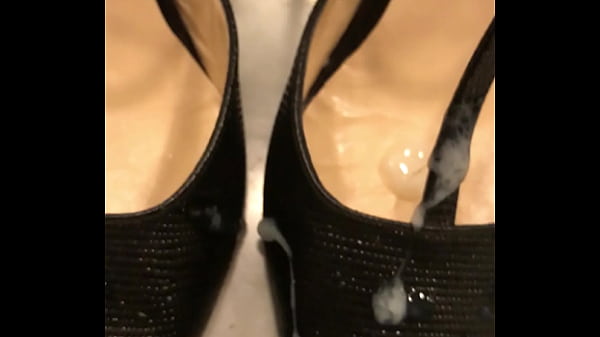 Shoes cumshot acabada en los zapatos de mi suega