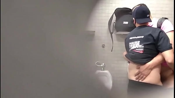 Machos se pegando no banheiro publico Brazil - 005