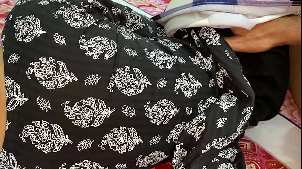 Shared the bed with Punjabi Bhabhi and fucked her big ass