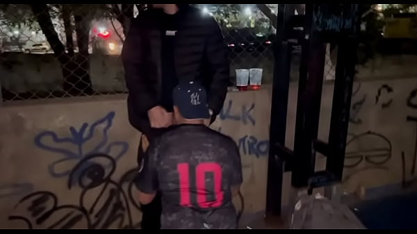 AMIGOS FORAM B-B-R NA QUADRA E CABARAM NA BRODE...