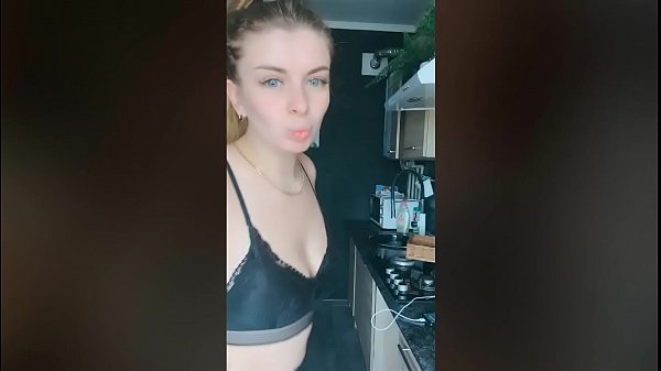 Rusa con linda colita &comma; calza transparenteBigo live