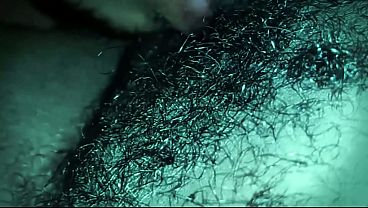 Novinha, flex&iacute;vel e cheia de tes&atilde;o ganhando porra no pezinho depois de um boquete com footjob - POV