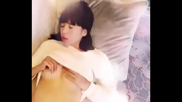 extremely cute chinese girl show her naked body