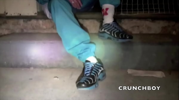 3 Sneakr domination in diwcet baemen with badboys