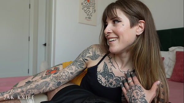 Download Video - My girlfriend's hot tatted sister begs for a creampie - Awlivv