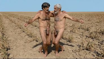 Download Video - Sakis&comma; the hairy&comma; horny&comma; old farmer tells us about himself - AI Generated