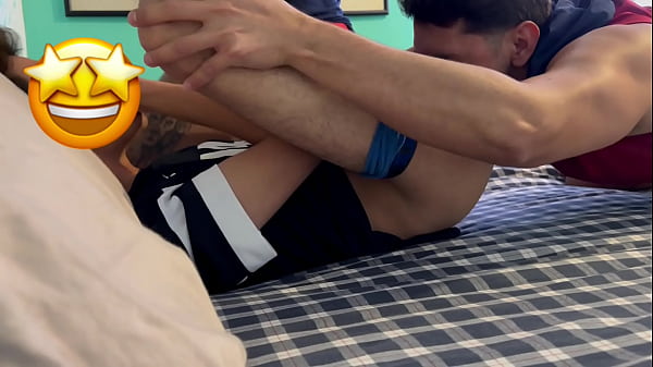 Chupando culito apretado de mi hijastro, el nen...